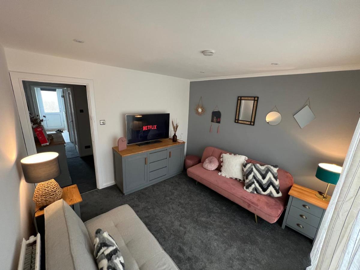 House Sleeps 8. 2Bedrooms & Sofa Beds In Sitting Room Бат Екстериор снимка